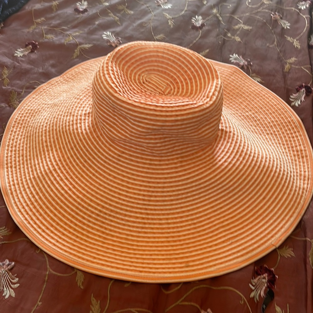 Tommy Bahama floppy beach hat